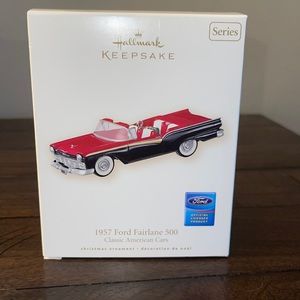 Hallmark 1957 Ford Fairlane 500 Classic Car Ornament